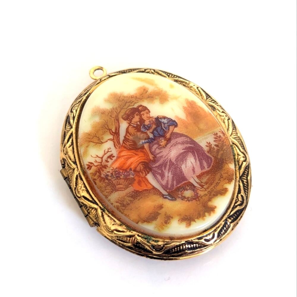 Vintage Gold Tone Ceramic Victorian Courting Couple Romantic Locket Pendant